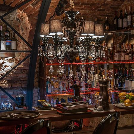 Casa Albert Boutique & Restaurant Braşov Buitenkant foto