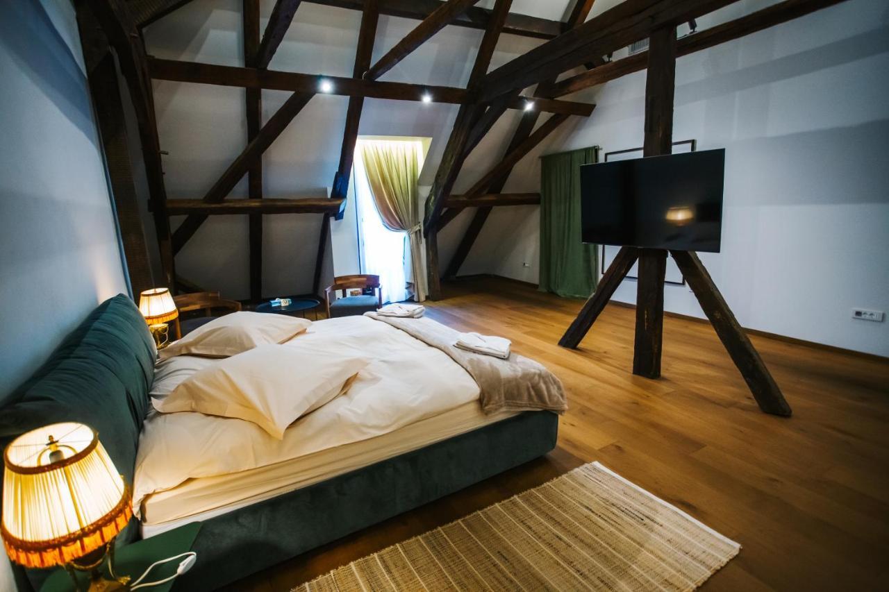 Casa Albert Boutique & Restaurant Braşov Buitenkant foto