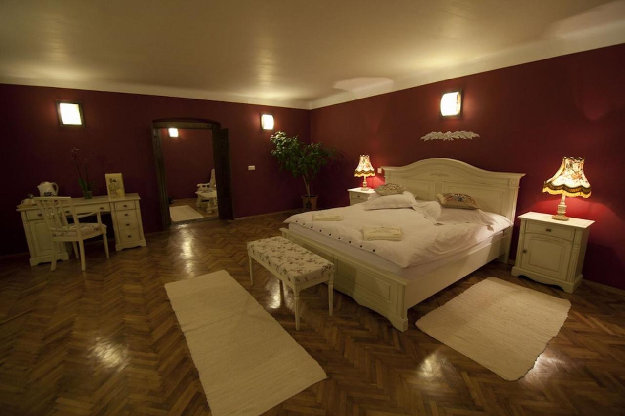 Casa Albert Boutique & Restaurant Braşov Buitenkant foto